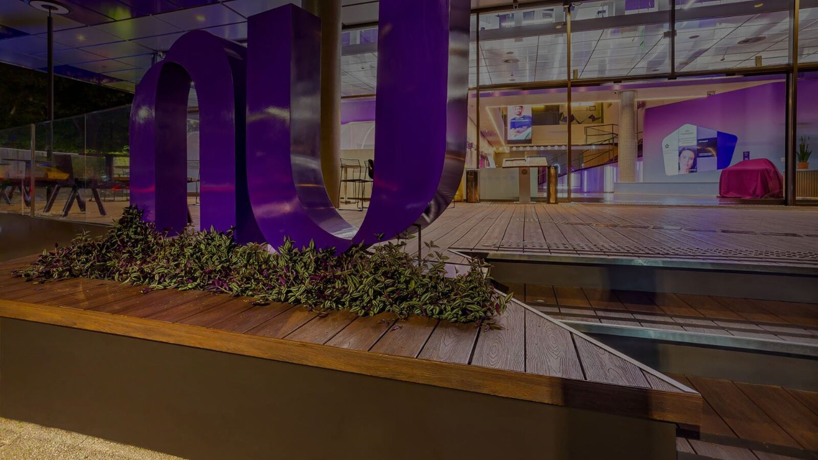 Projeto em madeira plástica no case Nubank